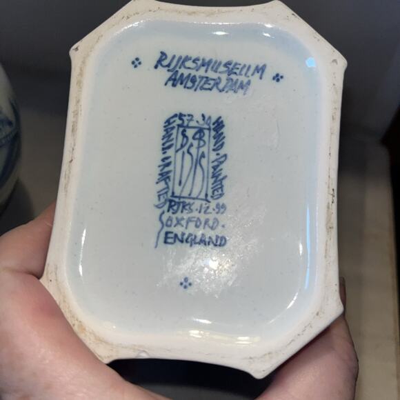 Deborah Sears Isis Pottery Tea Caddy Blue White NO LID - Picture 5 of 5